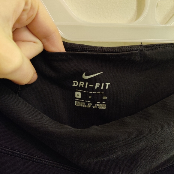 Nike Dri-Fit High Waisted Leggings - Picture 3 of 3